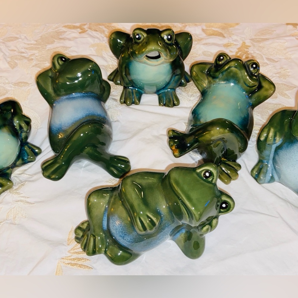 Frogs🐸Galore, Selling My 6 Piece Set, Can Exhibit Unique Flaws/Small Scratches - Picture 2 of 16